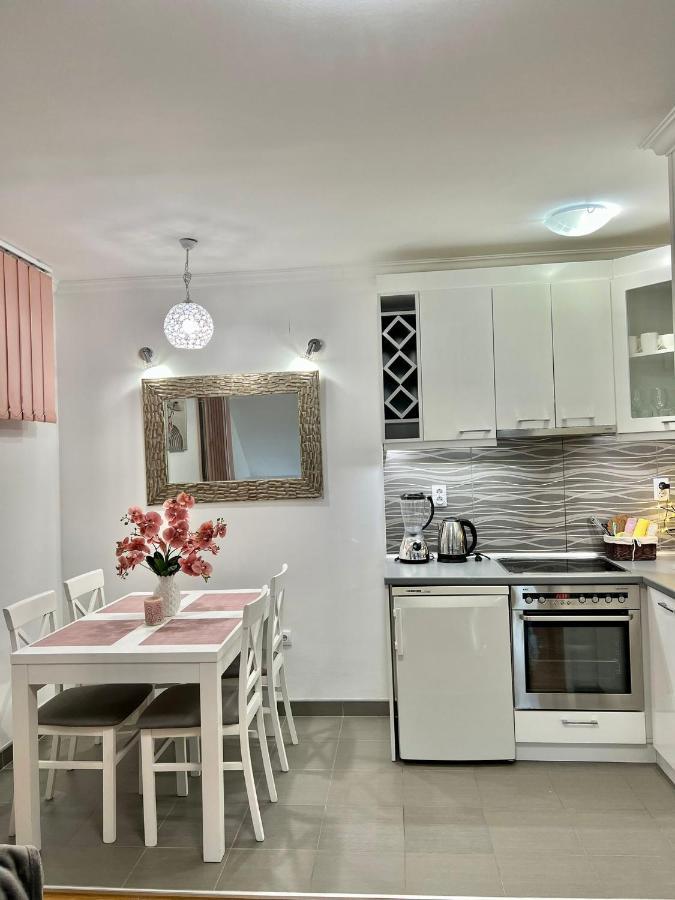 Prestige Apartment 3 Novi Sad Exterior foto